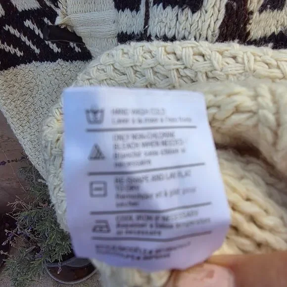 Vince cowl neck fisherman cardigan with indigenous design - Picture 5 of 9